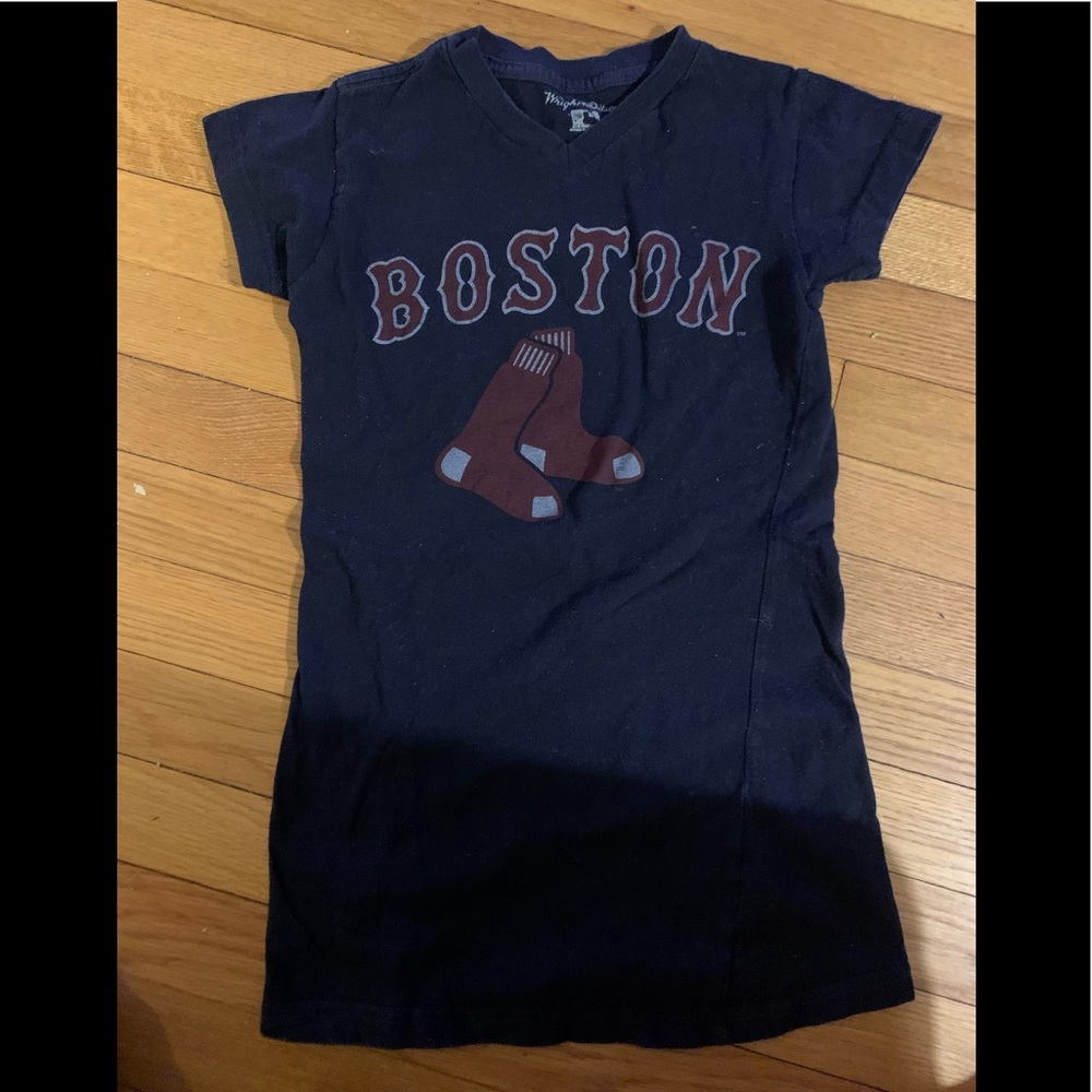 navy Red Sox women’s v neck T-shirt